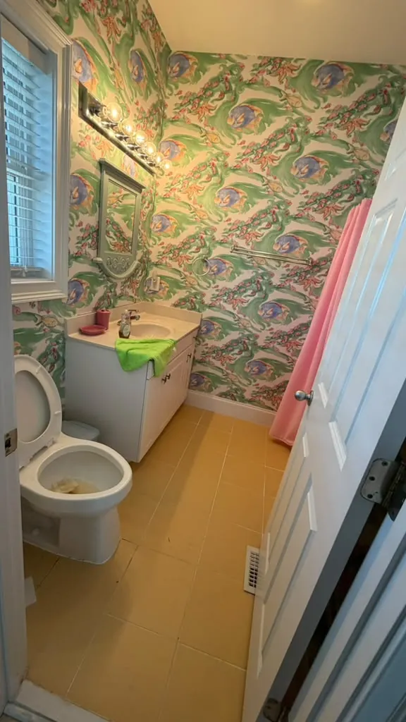 Clean bathroom with a sparkling sink and toilet